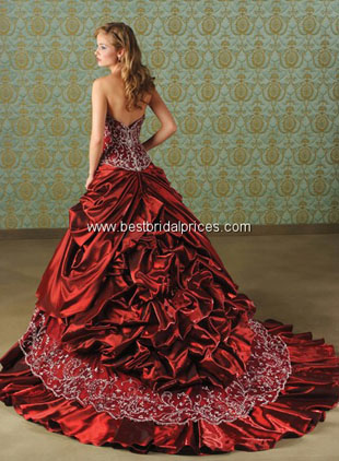 Red Christmas wedding gowns with beading