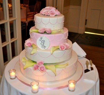 Beautiful Pink and White Wedding Cake